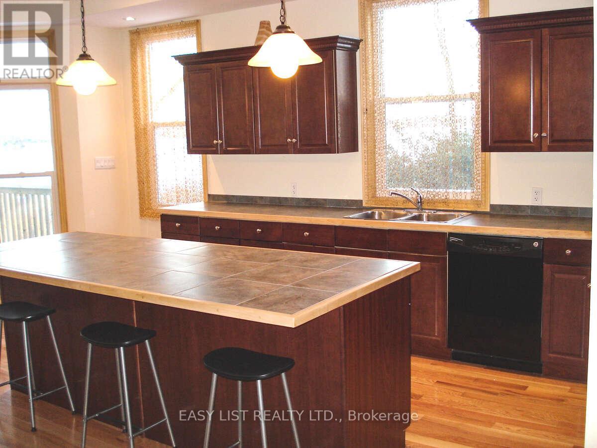 A - 274 Douglas Road, Richmond Hill, Ontario  L4E 3H7 - Photo 10 - N12614030