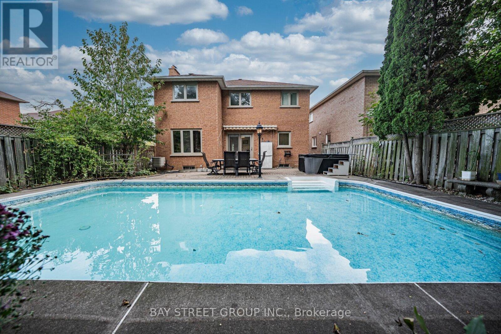 2524 Paula Court, Mississauga, Ontario  L5K 2R5 - Photo 47 - W12781720