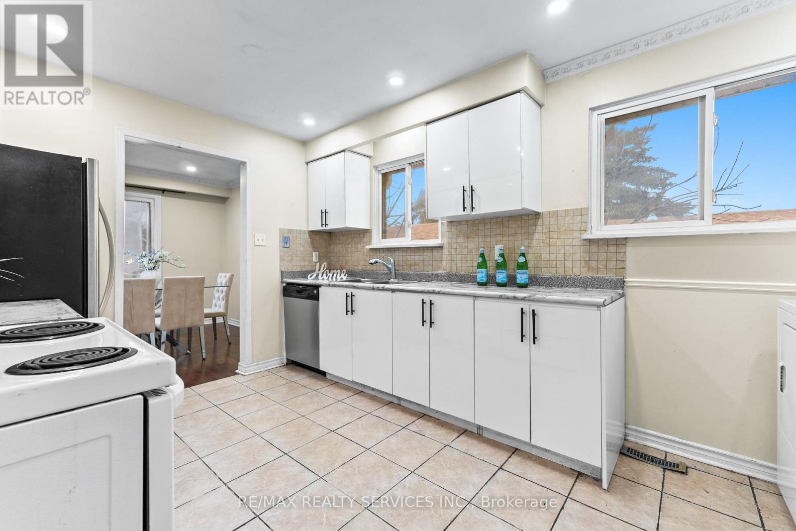 13 Linkdale Road, Brampton, Ontario  L6V 3A1 - Photo 14 - W12781740