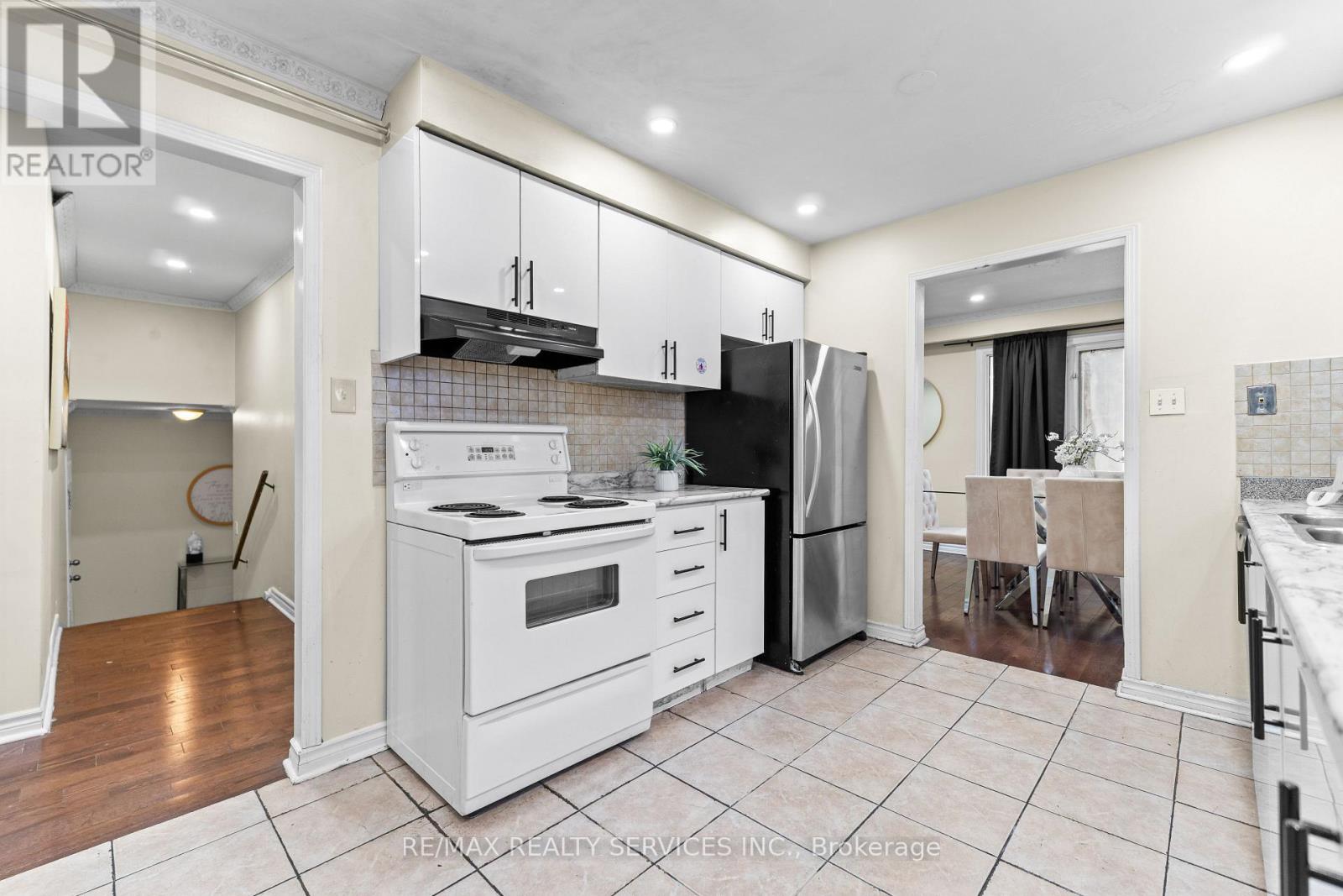 13 Linkdale Road, Brampton, Ontario  L6V 3A1 - Photo 13 - W12781752