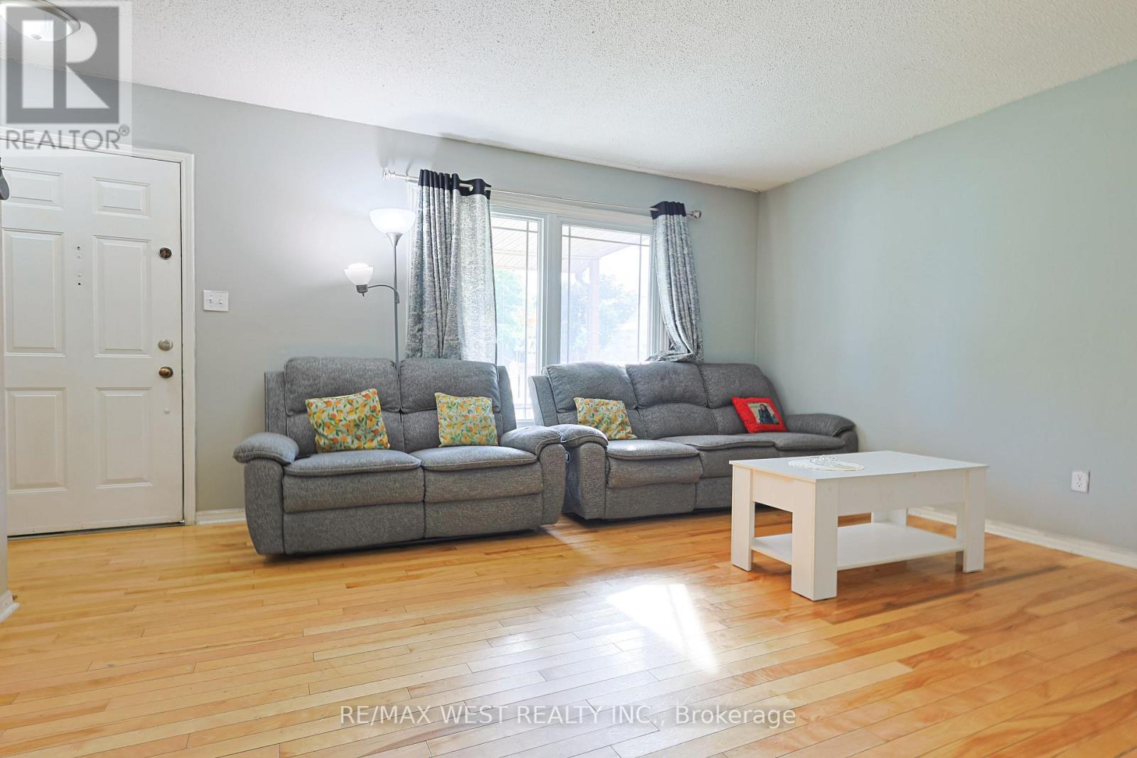 300 Crawford Street, London South, Ontario  N6C 5N6 - Photo 5 - X12781748