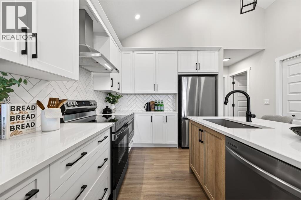 2242 Bayview Drive Sw, Airdrie, Alberta  T4B 5N4 - Photo 12 - A2279707