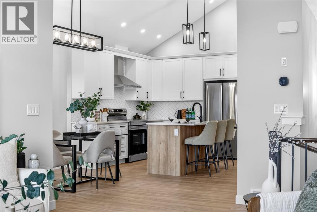 2242 Bayview Drive Sw, Airdrie, Alberta  T4B 5N4 - Photo 5 - A2279707