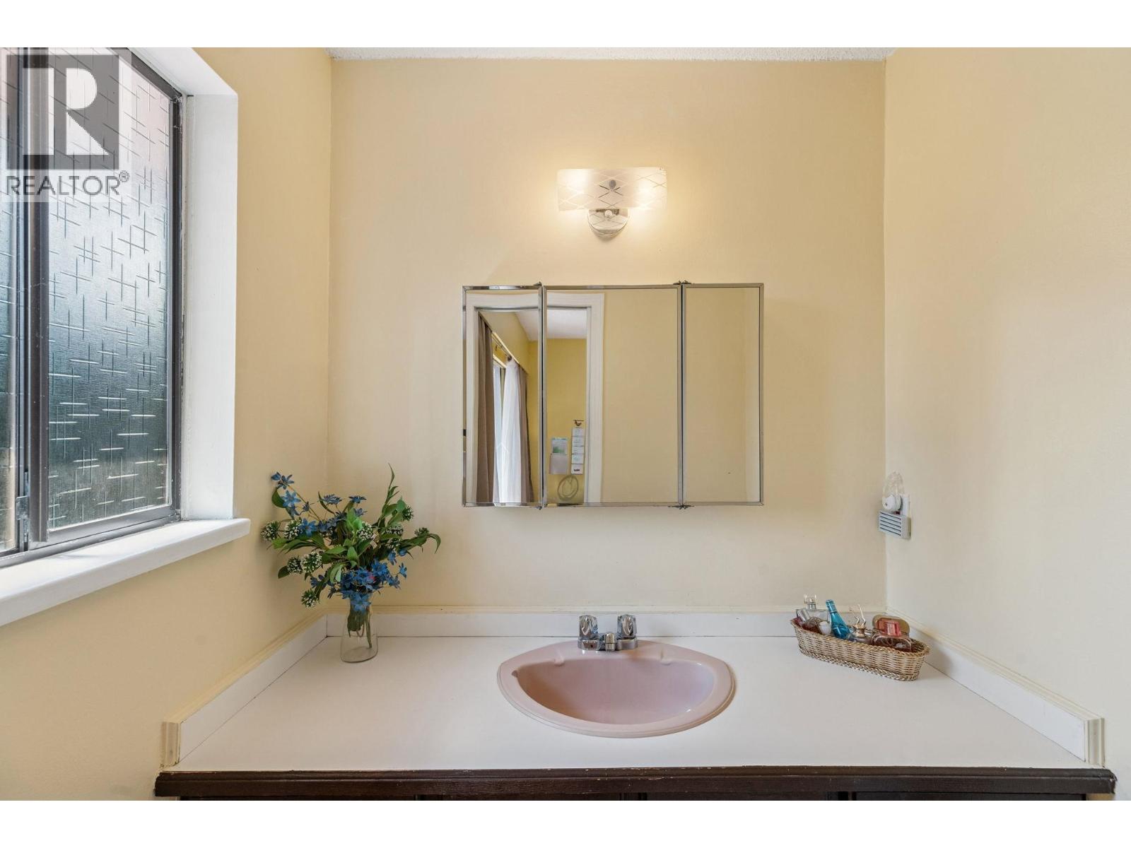 1068 Spruce Avenue, Port Coquitlam, British Columbia  V3B 4X6 - Photo 21 - R3083016