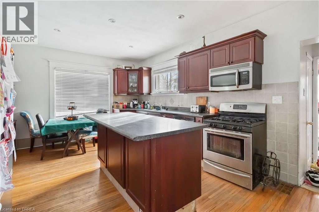 45 Brighton Avenue, Brantford, Ontario  N3S 1V8 - Photo 11 - 40801013