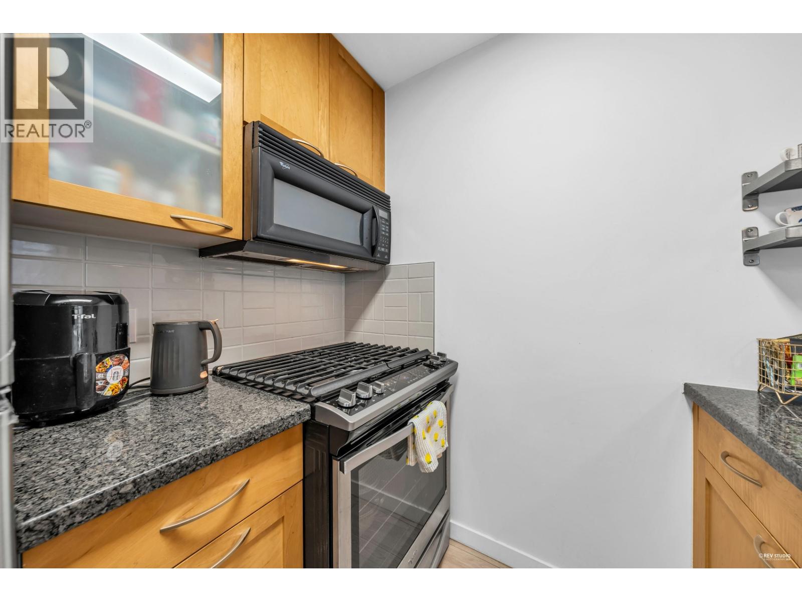 1001 989 Richards Street, Vancouver, British Columbia  V6B 6R6 - Photo 10 - R3089118