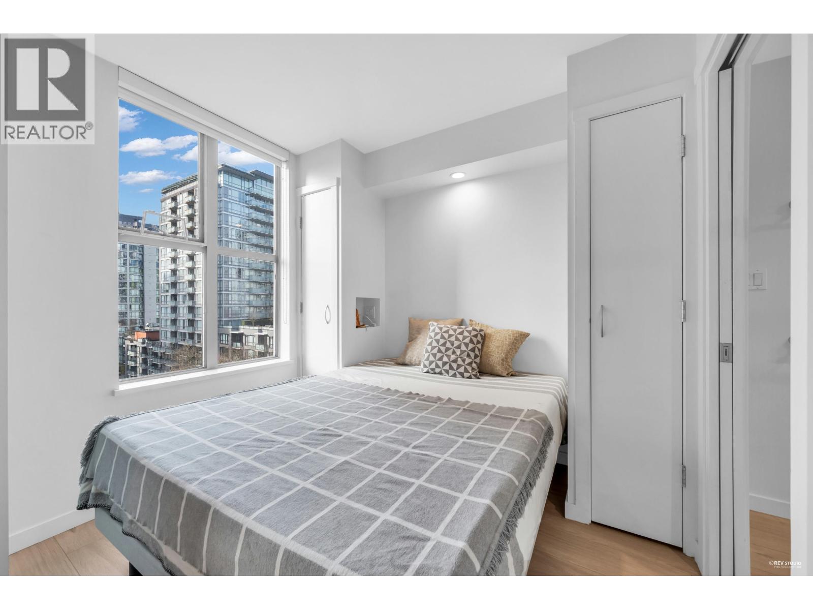 1001 989 Richards Street, Vancouver, British Columbia  V6B 6R6 - Photo 12 - R3089118