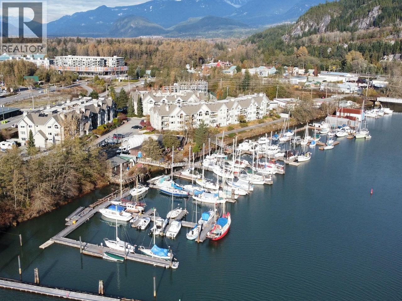 1472/1476 Pemberton Avenue, Squamish, British Columbia V8B 0K2 - Photo 2 - C8061997