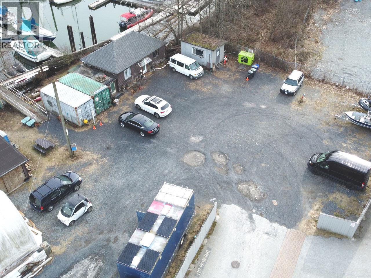 1472/1476 Pemberton Avenue, Squamish, British Columbia V8B 0K2 - Photo 11 - C8061997