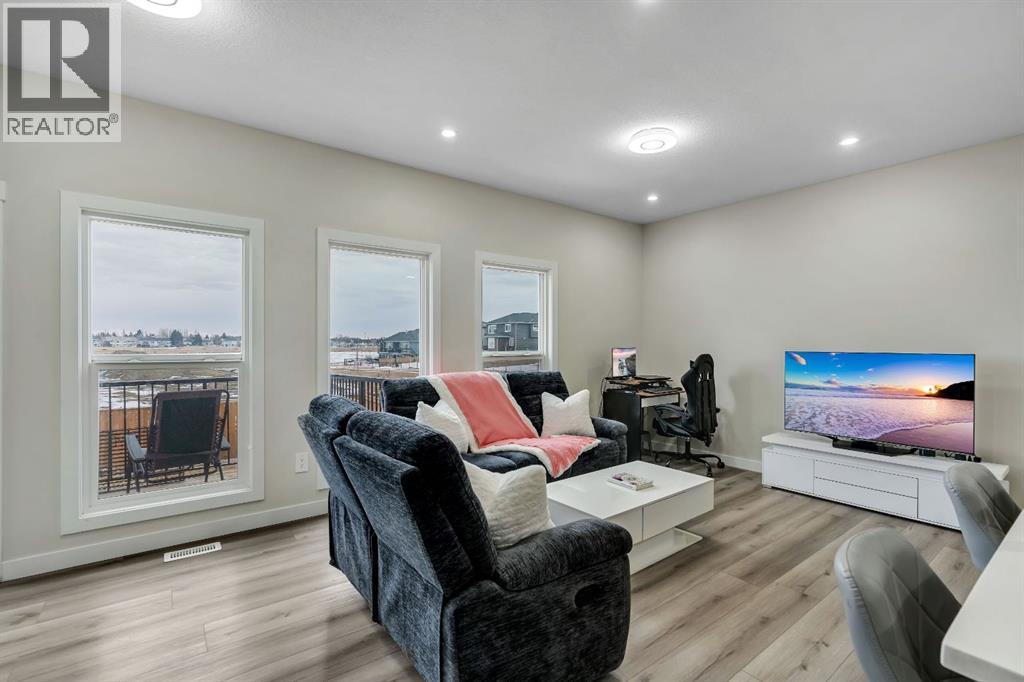 1222 Westmount Drive, Strathmore, Alberta  T1P 1Y9 - Photo 12 - A2284477