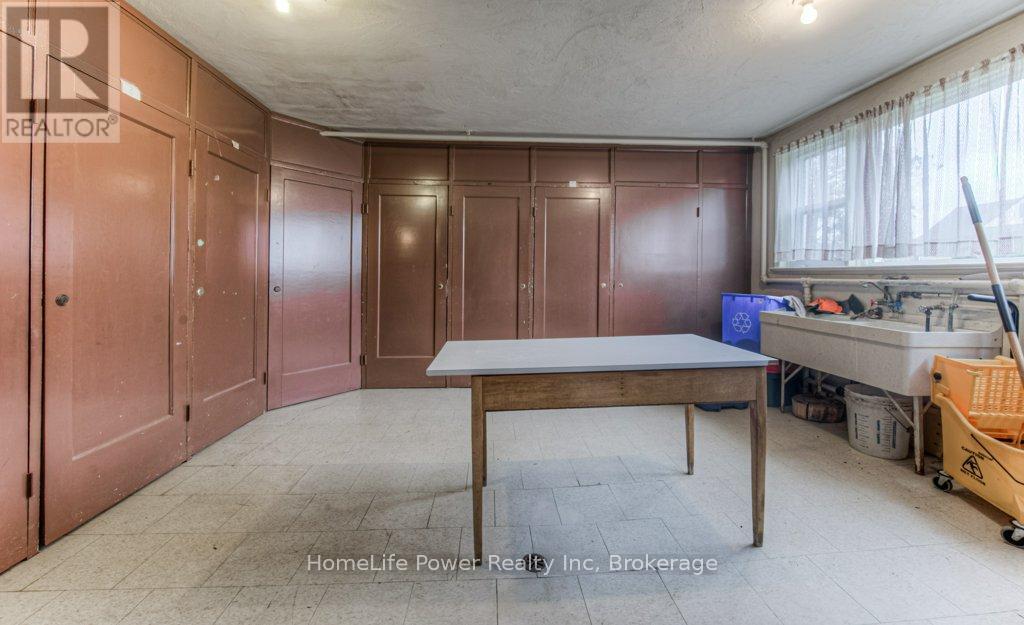 15 Floral Crescent, Kitchener, Ontario  N2G 3B3 - Photo 16 - X12781782