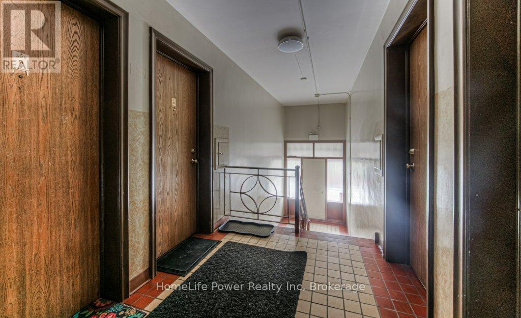 15 Floral Crescent, Kitchener, Ontario  N2G 3B3 - Photo 19 - X12781782