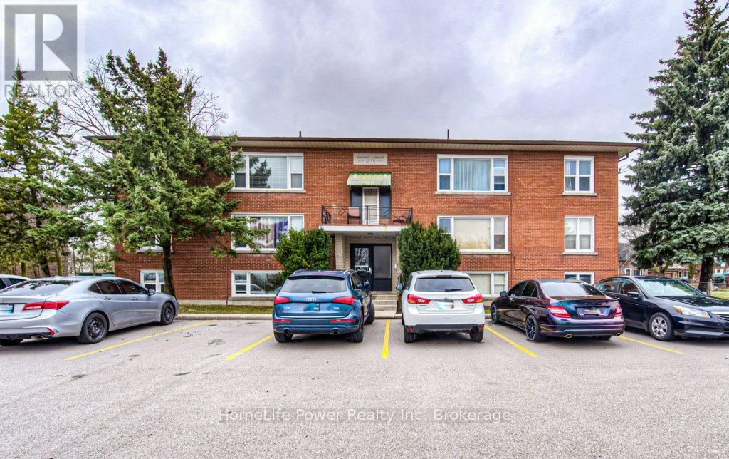 15 Floral Crescent, Kitchener, Ontario  N2G 3B3 - Photo 2 - X12781782