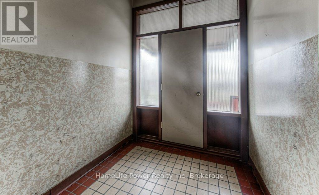 15 Floral Crescent, Kitchener, Ontario  N2G 3B3 - Photo 20 - X12781782