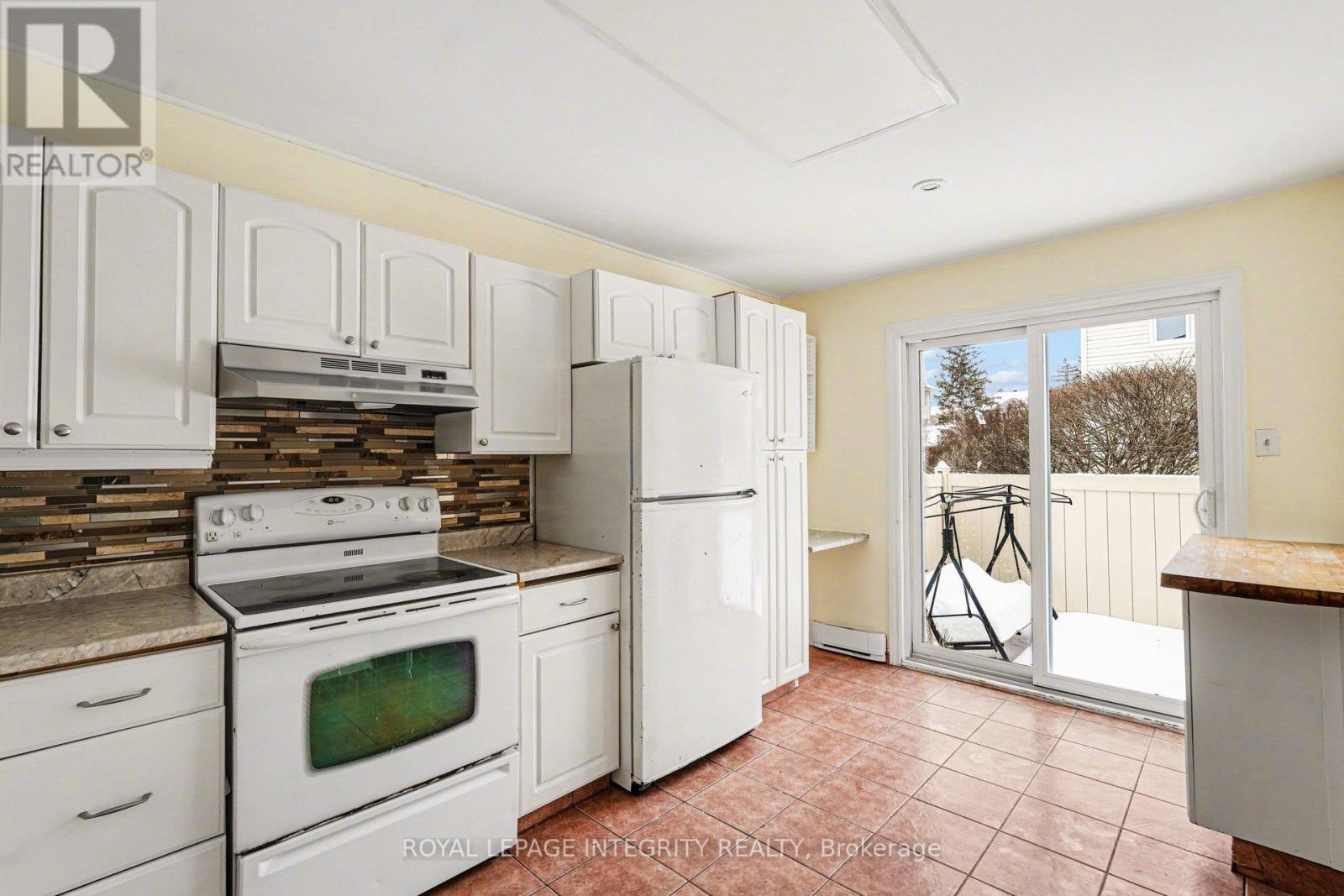 49 - 128 Rushford Private, Ottawa, Ontario  K1T 3C5 - Photo 7 - X12610680