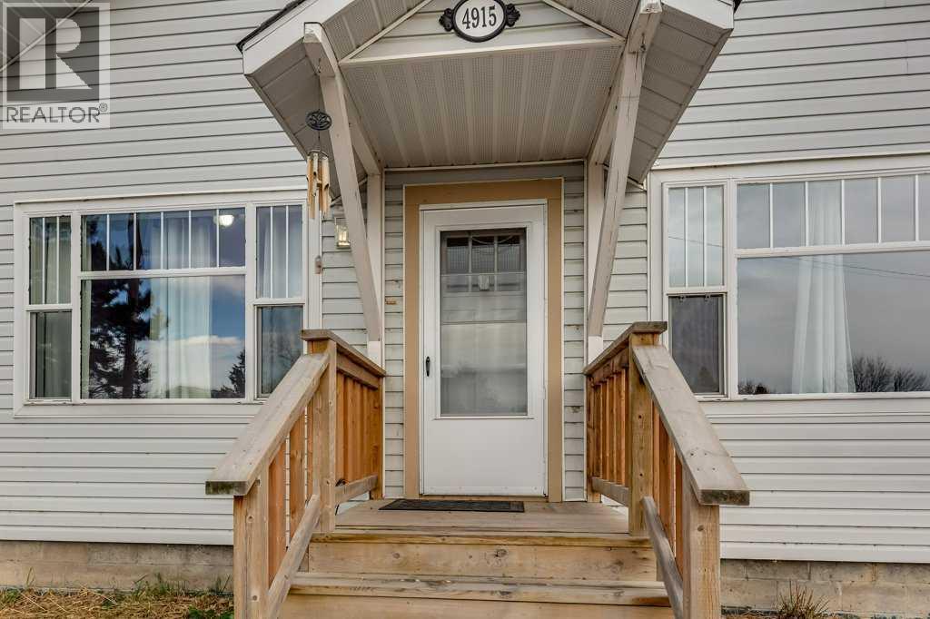 4915 44 Street, Innisfail, Alberta  T4G 1M7 - Photo 3 - A2271713