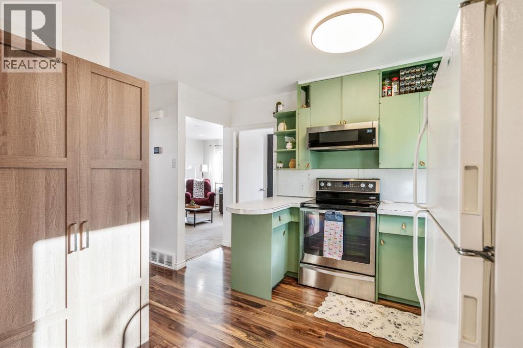 938 7a Street S, Lethbridge, Alberta  T1J 2J2 - Photo 11 - A2285686