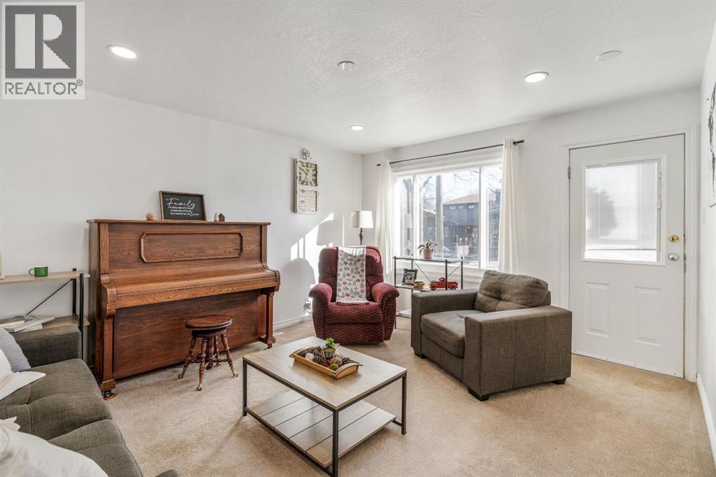 938 7a Street S, Lethbridge, Alberta  T1J 2J2 - Photo 5 - A2285686