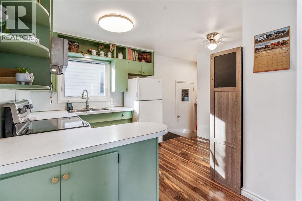 938 7a Street S, Lethbridge, Alberta  T1J 2J2 - Photo 8 - A2285686