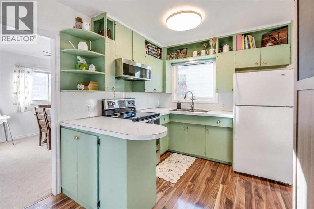 938 7a Street S, Lethbridge, Alberta  T1J 2J2 - Photo 9 - A2285686