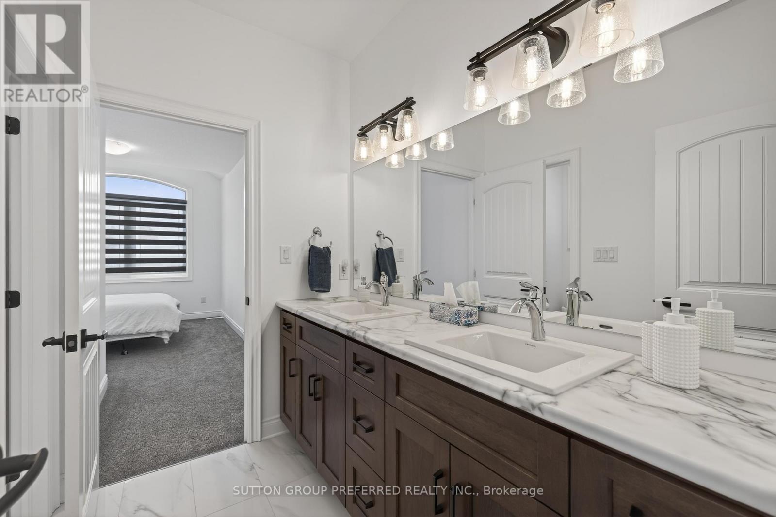 105 Harvest Lane, Thames Centre, Ontario  N0L 1G2 - Photo 30 - X12781792