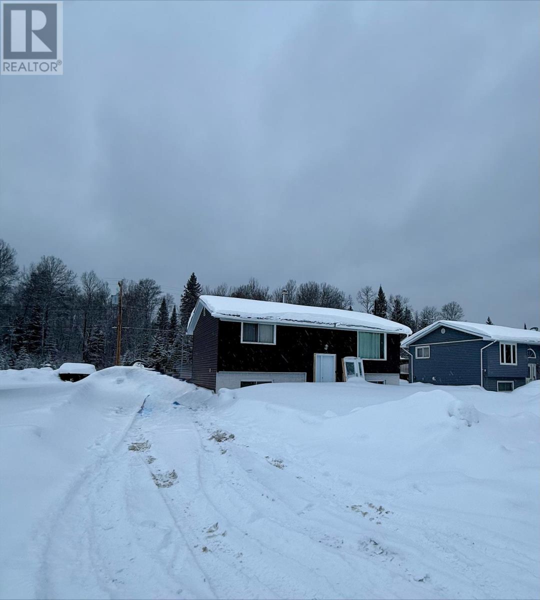 108 Highland Cres, Nakina, Ontario  P0T 2H0 - Photo 2 - TB2600219