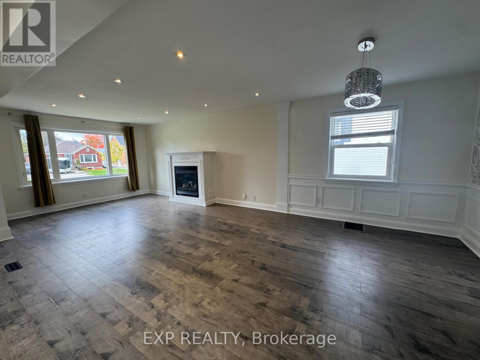 UPPER - 97 CENTRAL PARK BOULEVARD N, Oshawa, Ontario