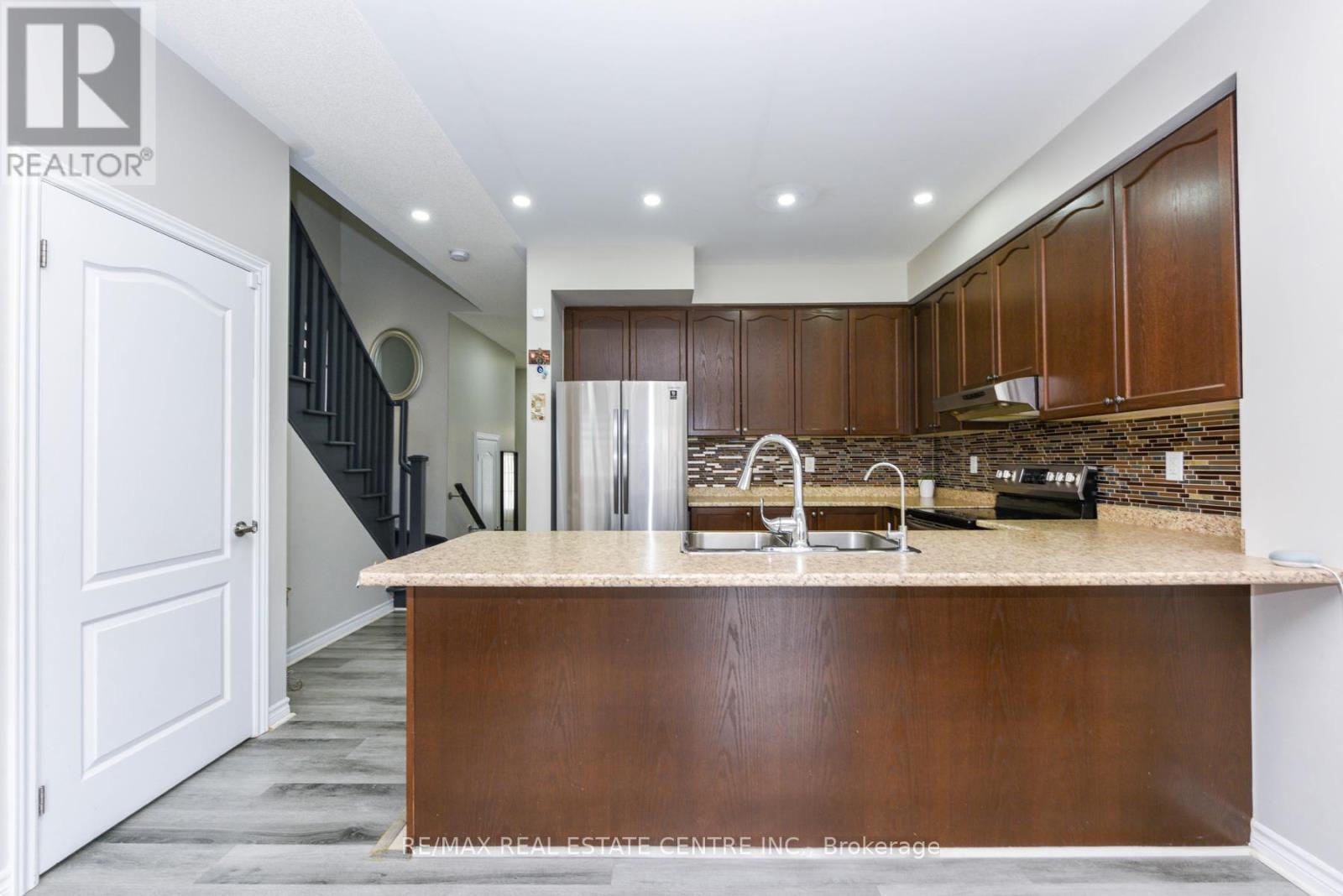 658 Best Road, Milton, Ontario  L9T 8M2 - Photo 10 - W12781788