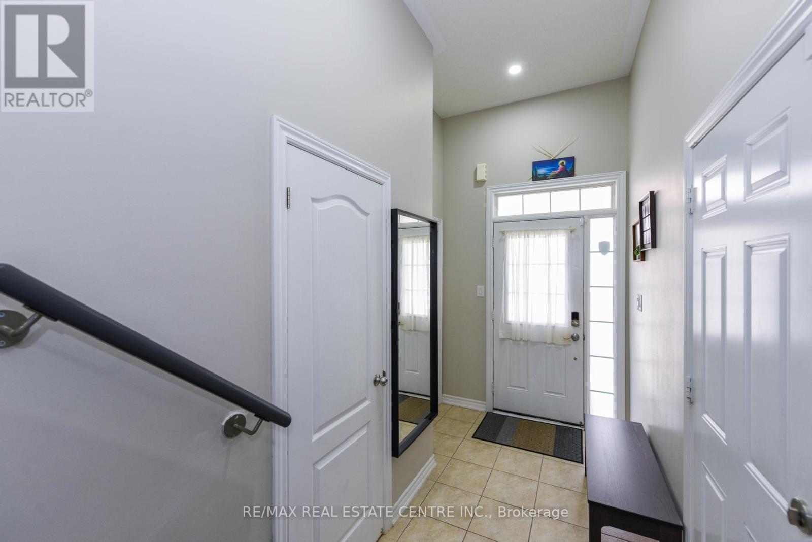 658 Best Road, Milton, Ontario  L9T 8M2 - Photo 4 - W12781788