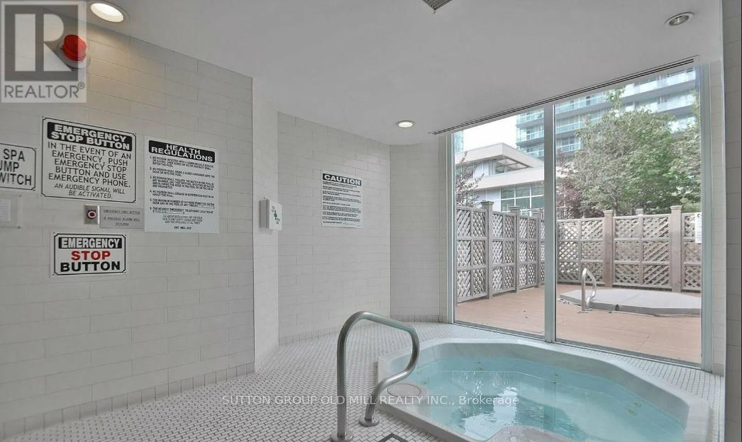 1508 - 225 Webb Drive, Mississauga, Ontario  L5B 4P2 - Photo 17 - W12781806