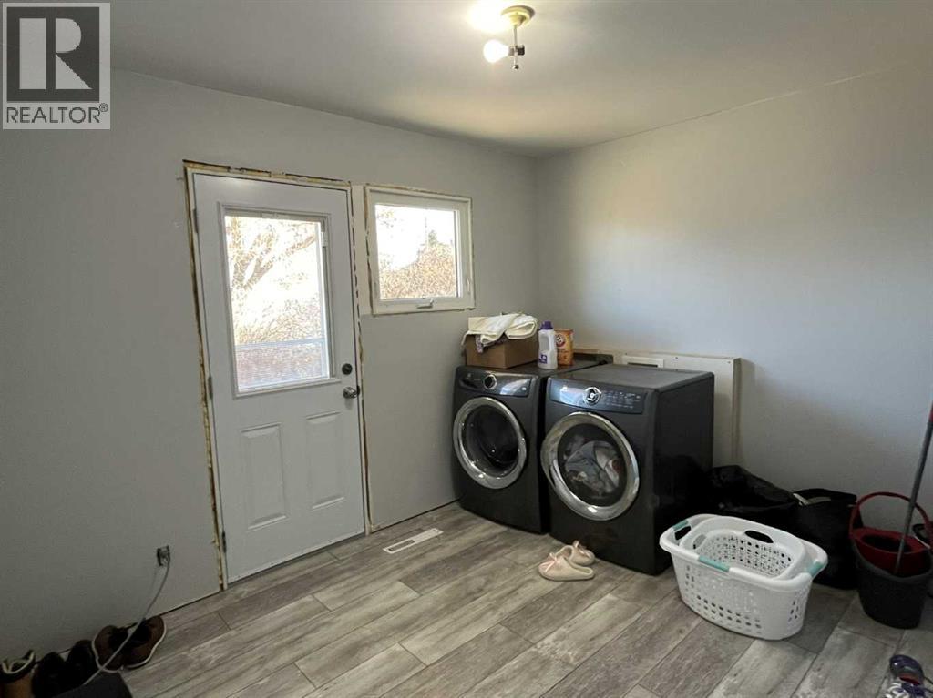 501 Main Street, Burdett, Alberta  T0K 0J0 - Photo 10 - A2285860