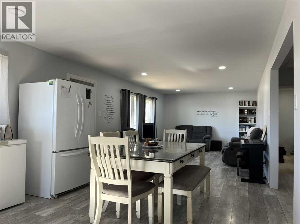 501 Main Street, Burdett, Alberta  T0K 0J0 - Photo 4 - A2285860