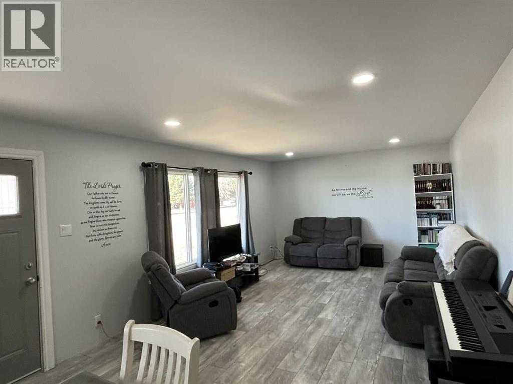 501 Main Street, Burdett, Alberta  T0K 0J0 - Photo 8 - A2285860