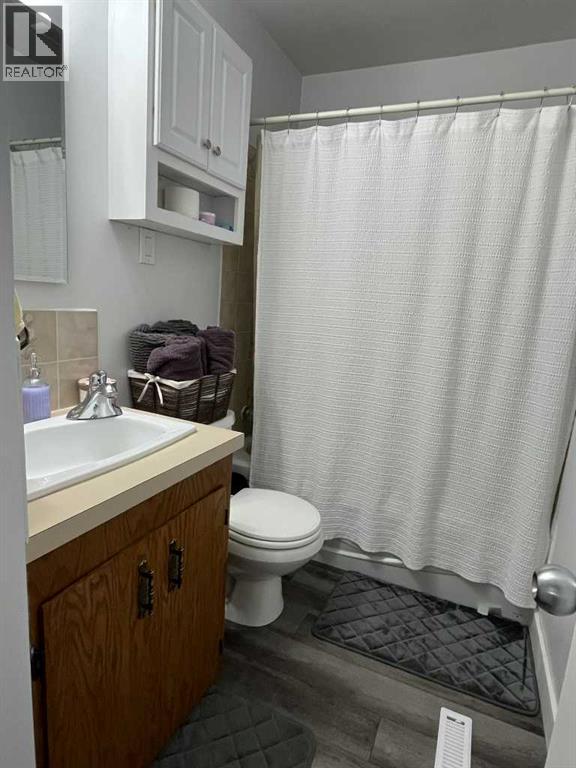 501 Main Street, Burdett, Alberta  T0K 0J0 - Photo 9 - A2285860