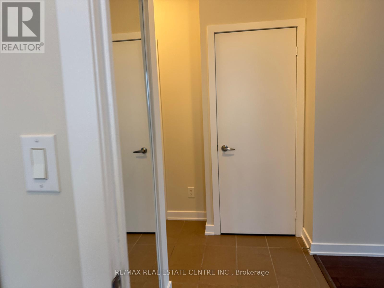 3904 - 4070 Confederation Parkway, Mississauga (City Centre), Ontario  L5B 0E9 - Photo 14 - W12599190