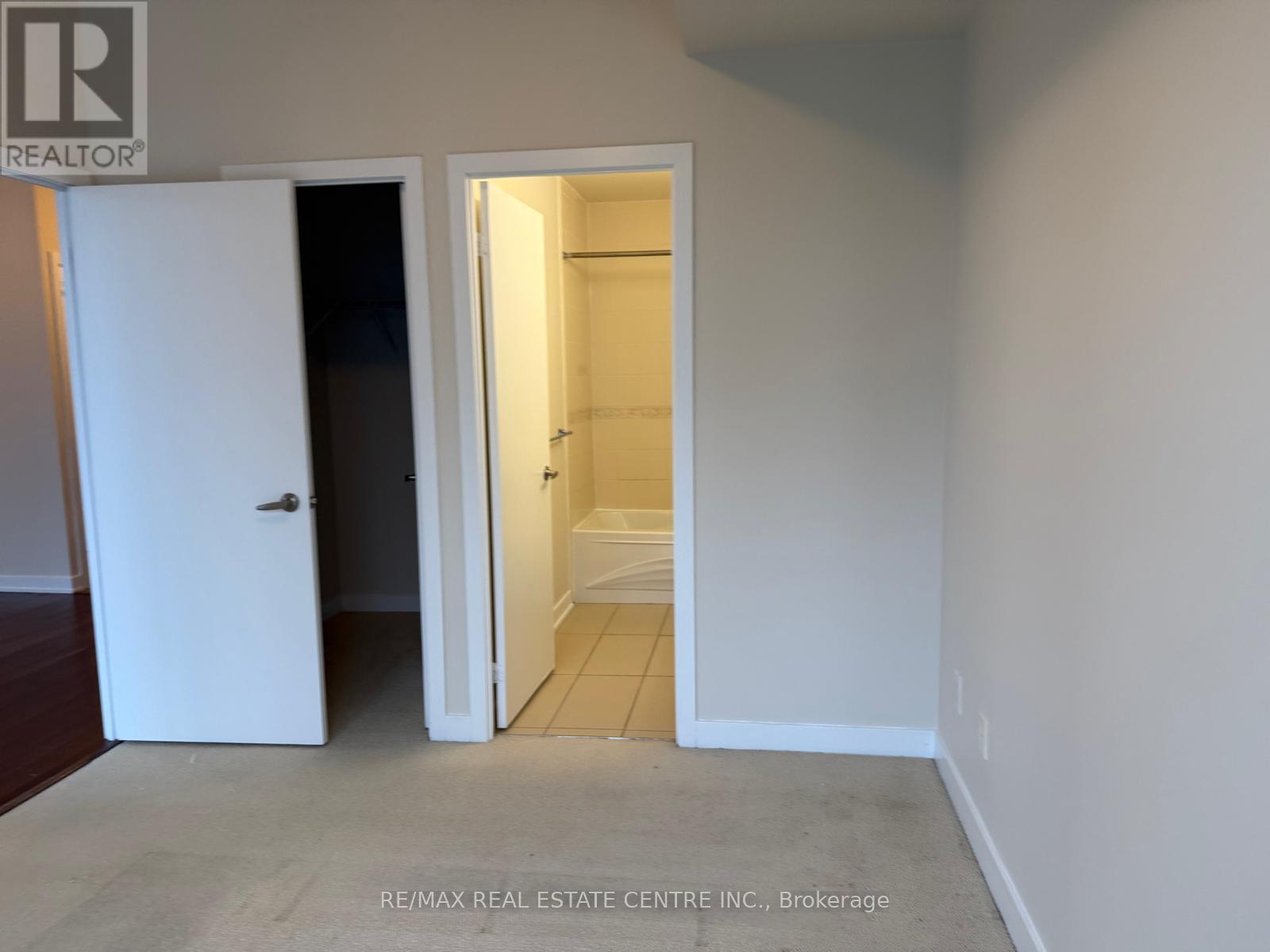 3904 - 4070 Confederation Parkway, Mississauga (City Centre), Ontario  L5B 0E9 - Photo 18 - W12599190