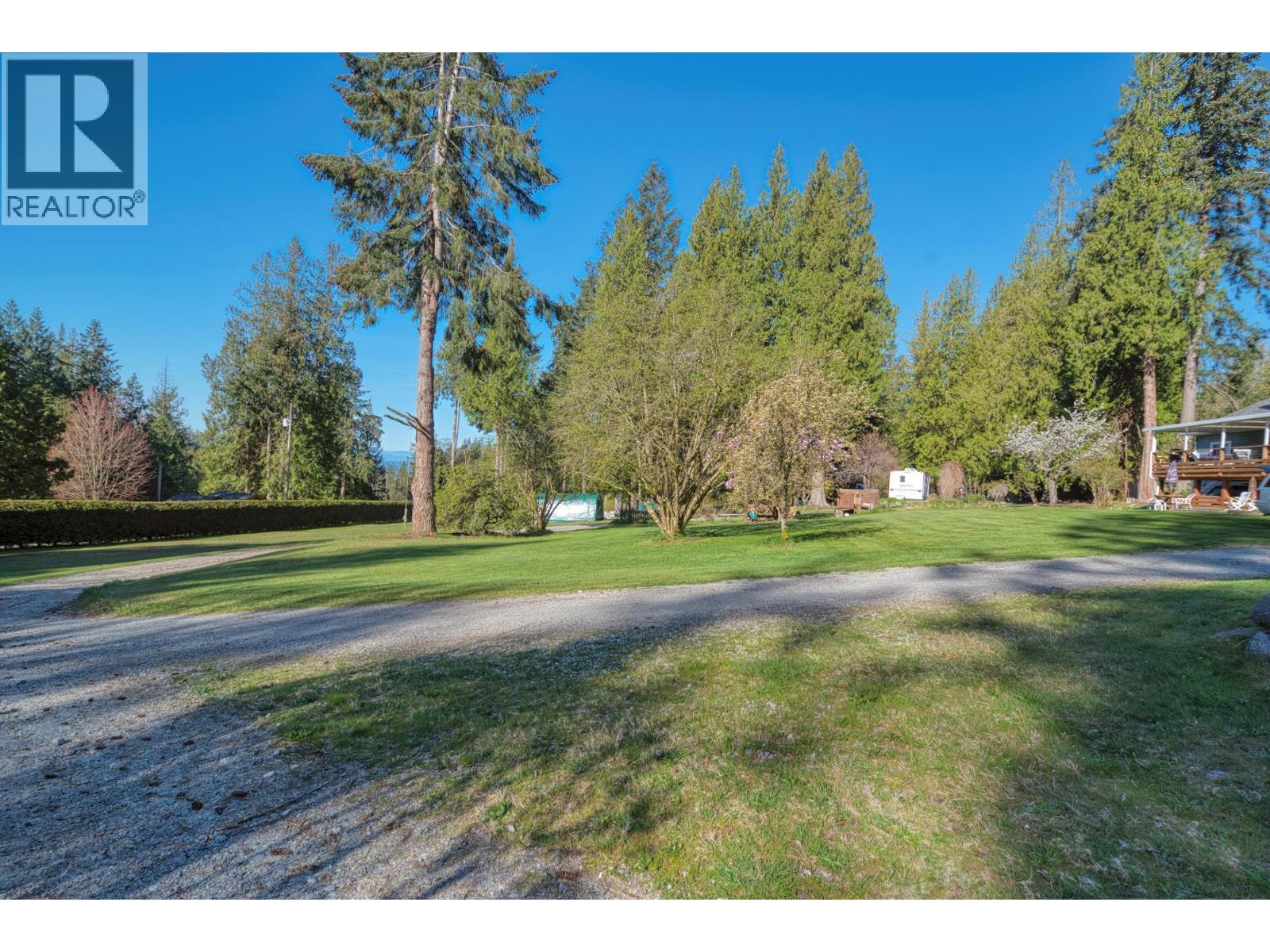 1106 A & B Gladwin Trail Road, Roberts Creek, British Columbia  V0N 2W4 - Photo 11 - R3089300