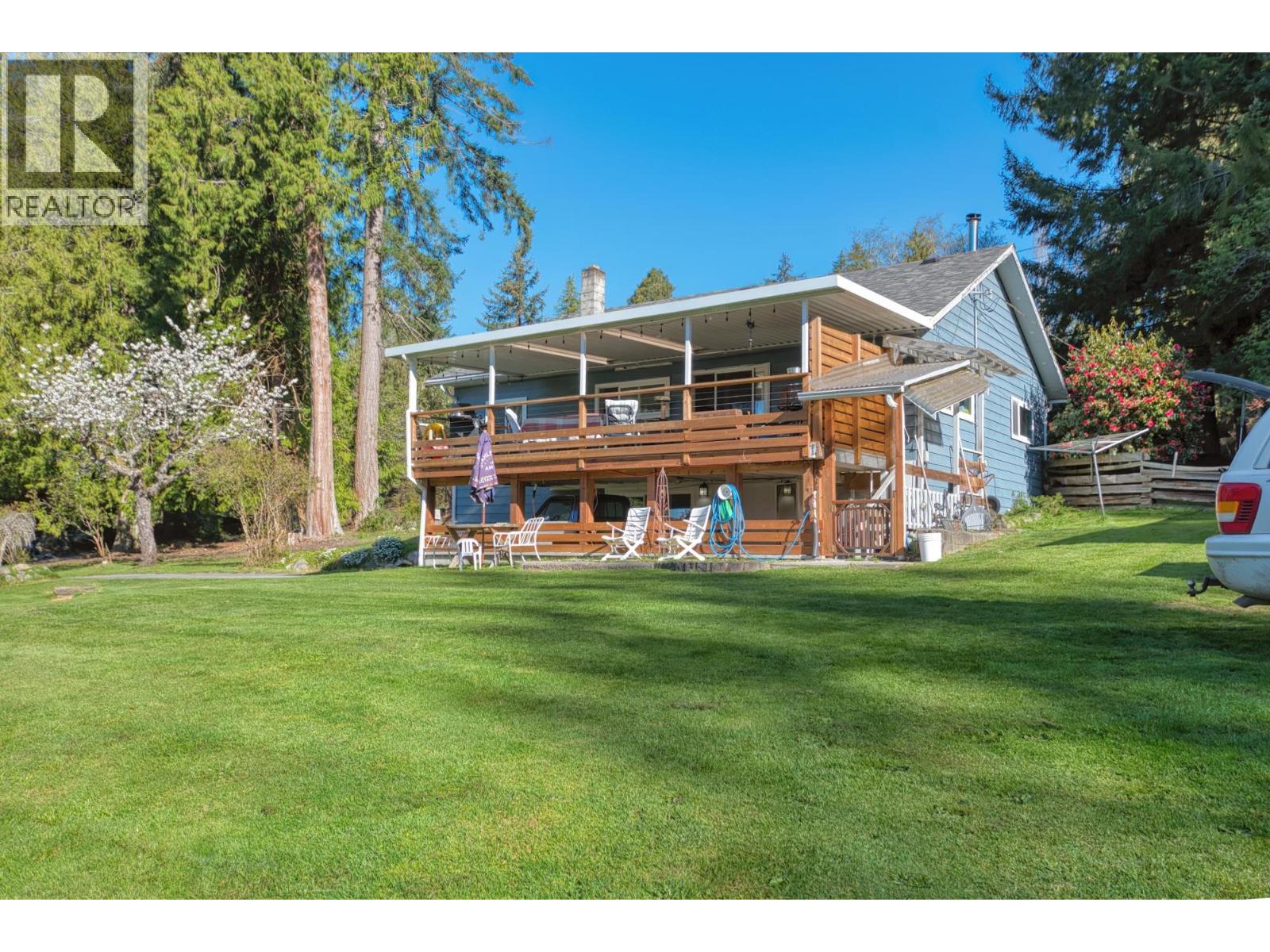 1106 A & B Gladwin Trail Road, Roberts Creek, British Columbia  V0N 2W4 - Photo 3 - R3089300