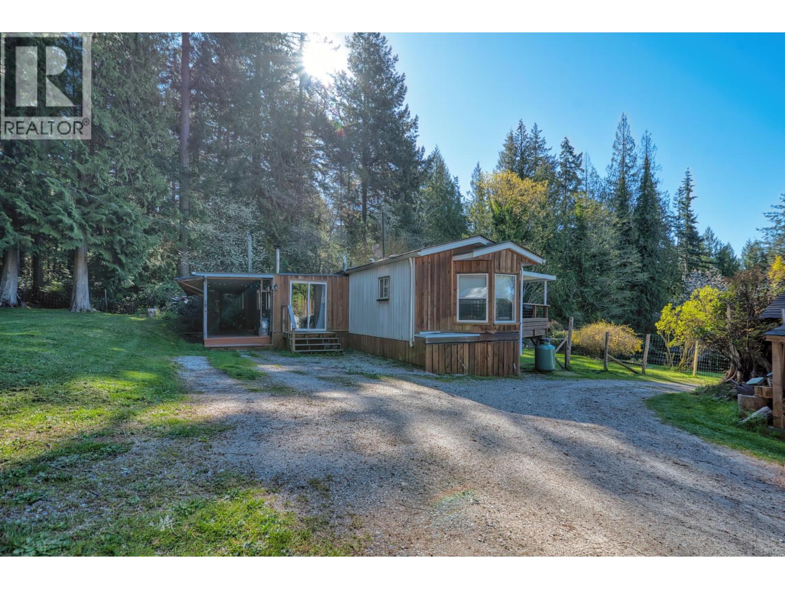 1106 A & B Gladwin Trail Road, Roberts Creek, British Columbia  V0N 2W4 - Photo 31 - R3089300
