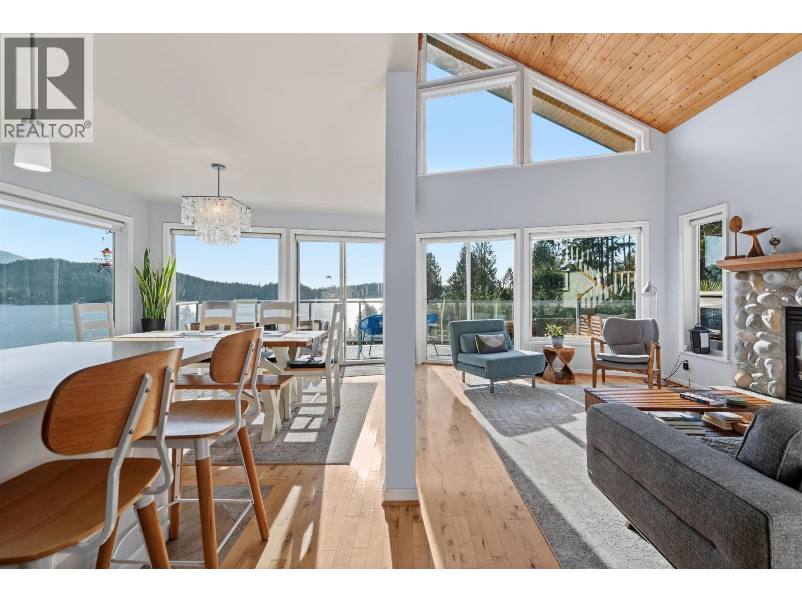 481 Central Avenue, Gibsons, British Columbia  V0N 1V1 - Photo 11 - R3089302