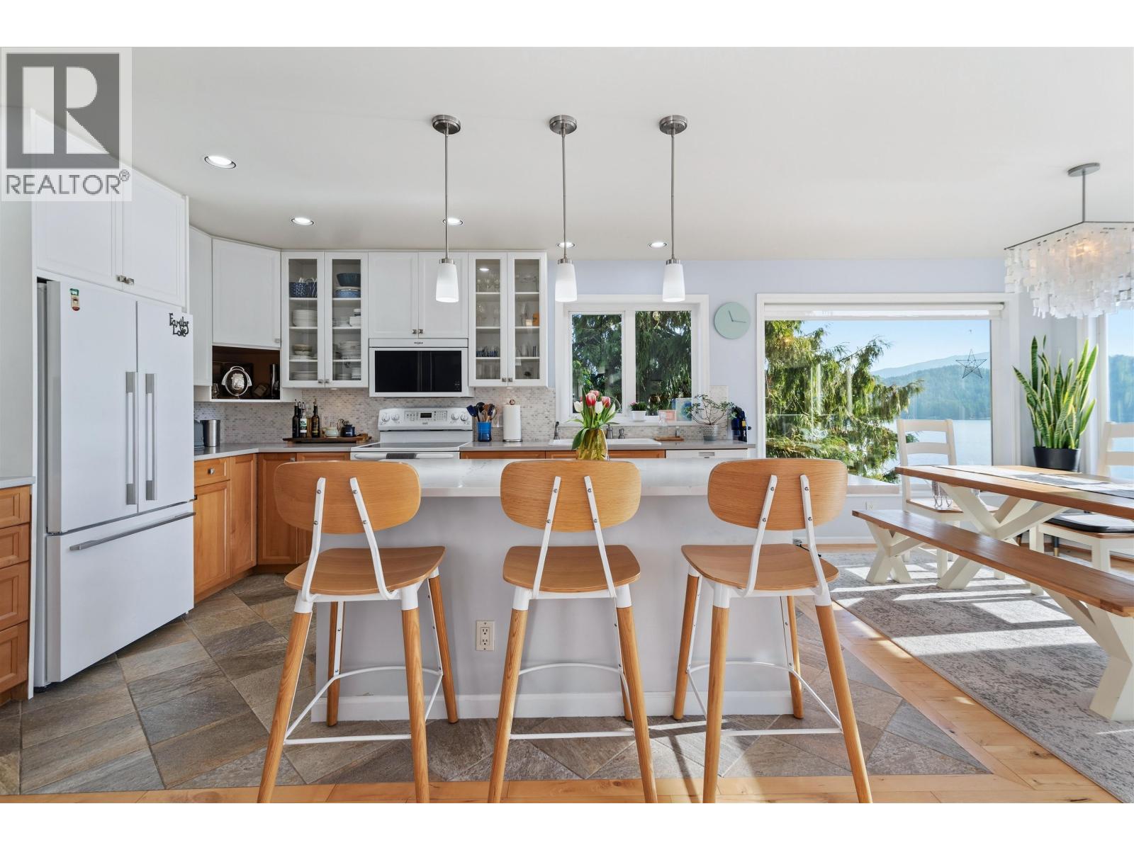 481 Central Avenue, Gibsons, British Columbia  V0N 1V1 - Photo 14 - R3089302