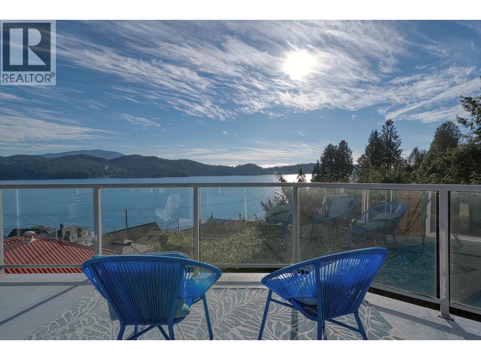481 Central Avenue, Gibsons, British Columbia  V0N 1V1 - Photo 15 - R3089302