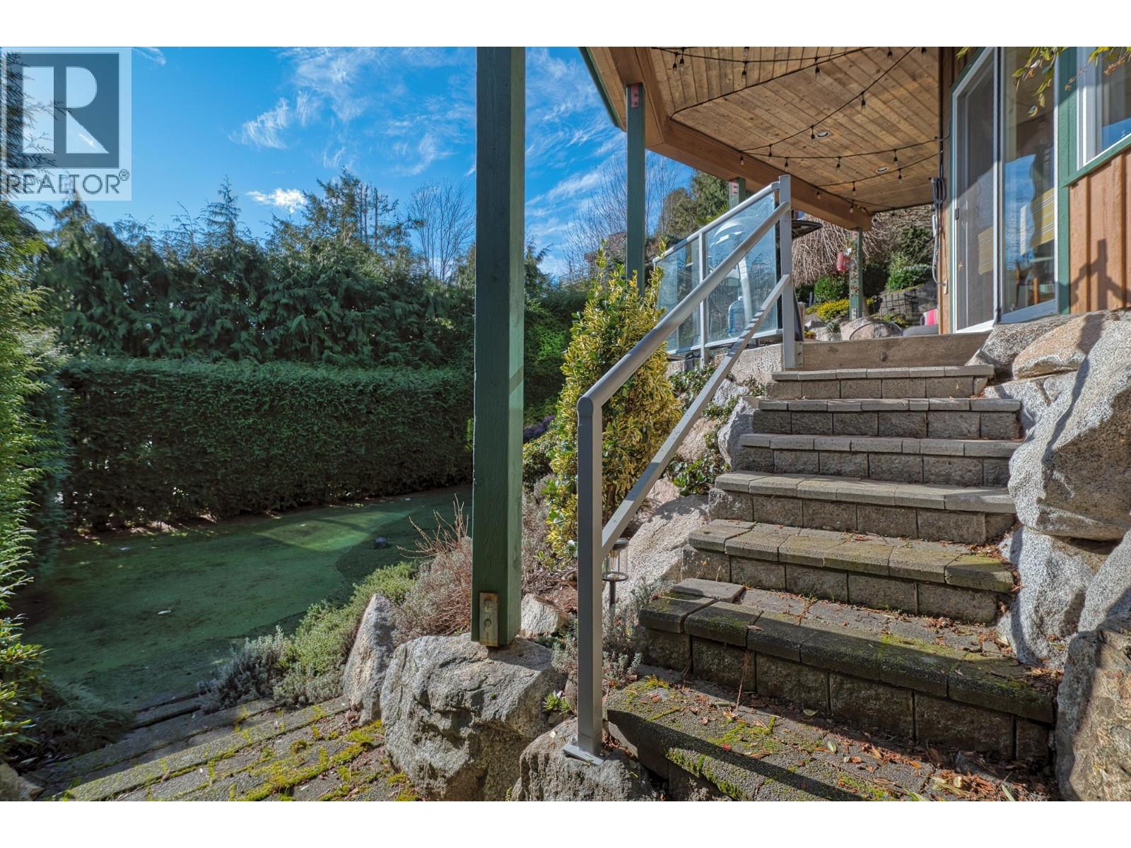 481 Central Avenue, Gibsons, British Columbia  V0N 1V1 - Photo 28 - R3089302