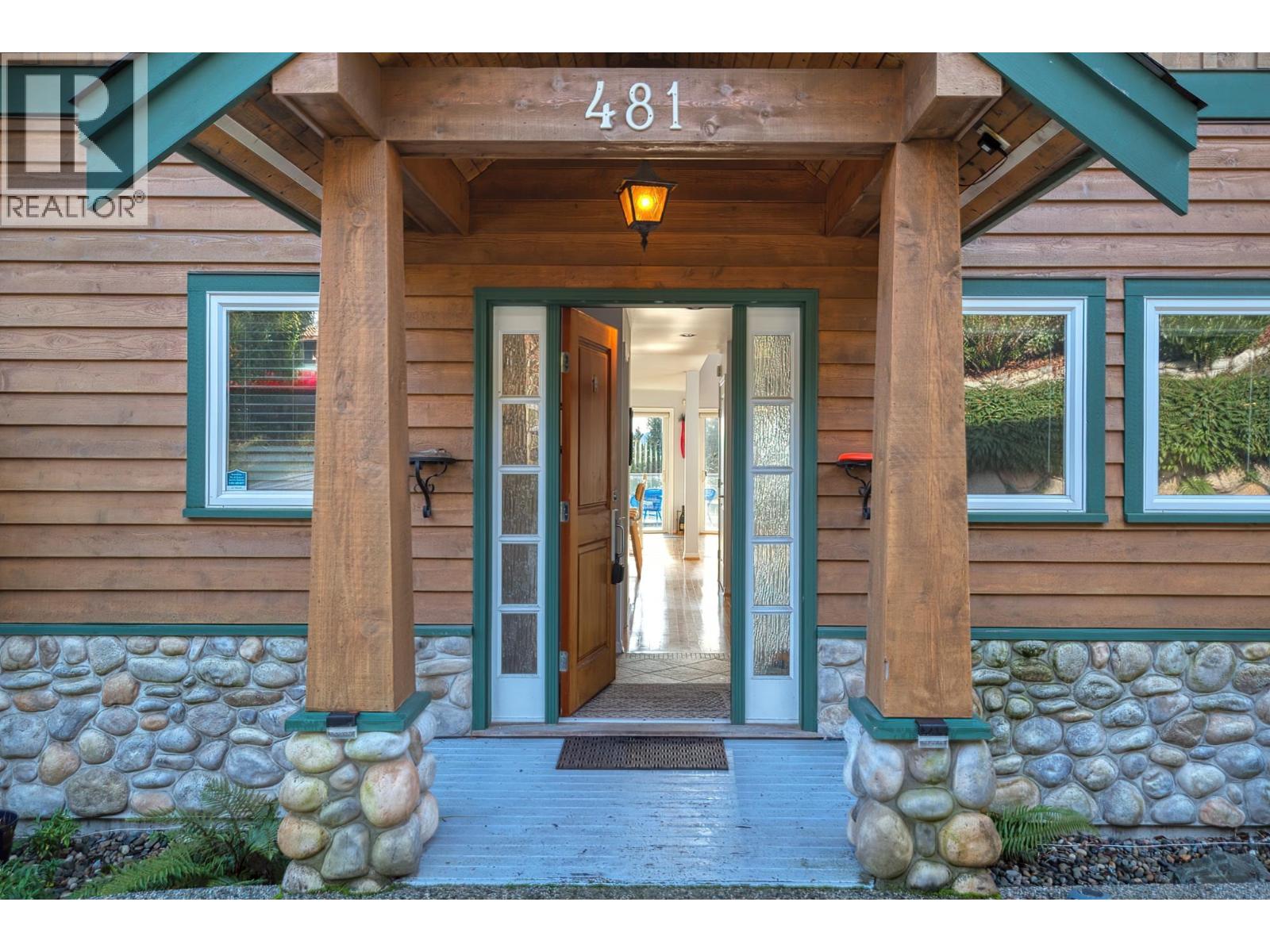 481 Central Avenue, Gibsons, British Columbia  V0N 1V1 - Photo 6 - R3089302