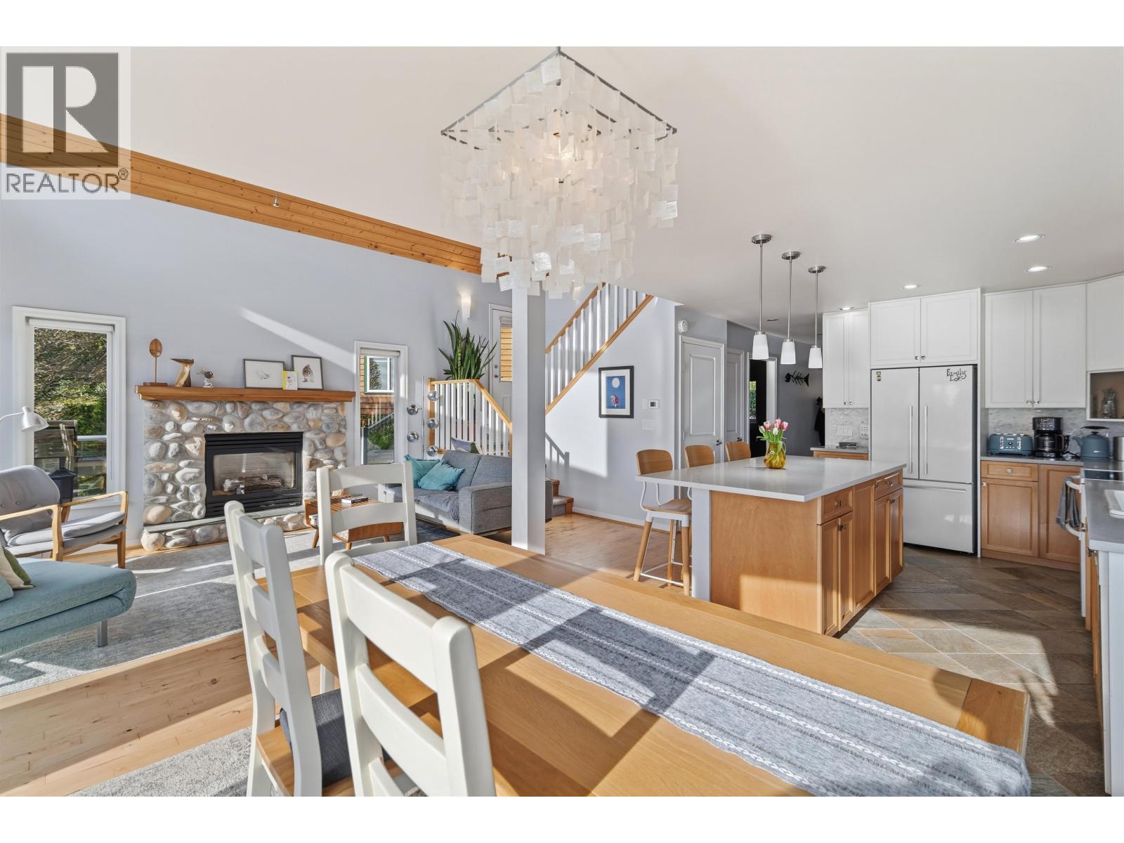 481 Central Avenue, Gibsons, British Columbia  V0N 1V1 - Photo 9 - R3089302