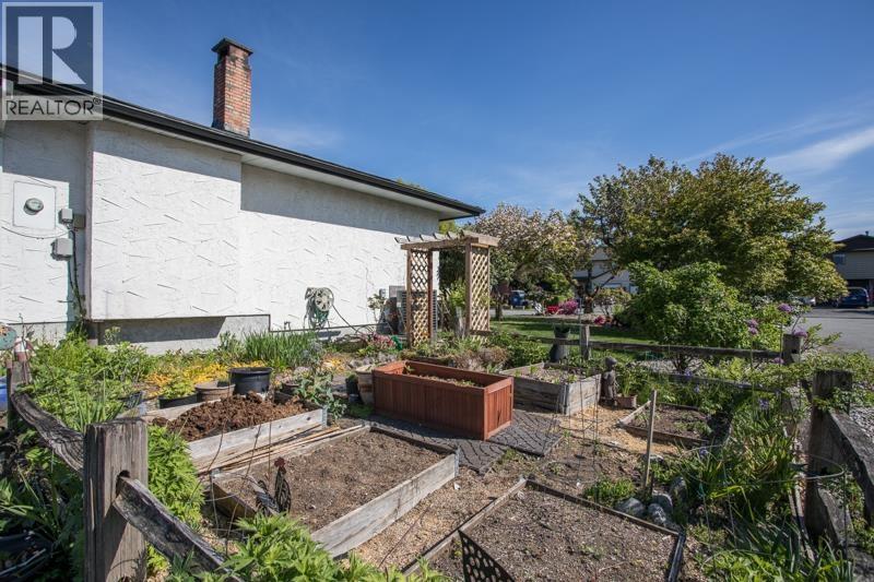 18985 119b Avenue, Pitt Meadows, British Columbia  V3Y 1X4 - Photo 38 - R3089306