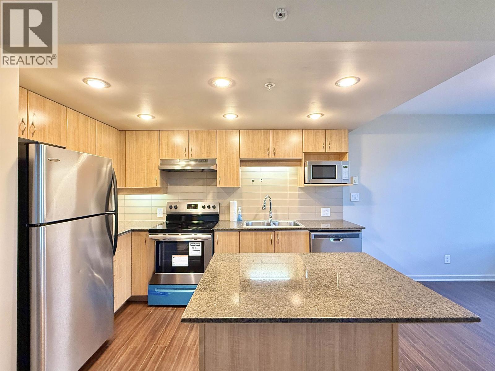 305 9232 University Crescent, Burnaby, British Columbia  V5A 0A3 - Photo 6 - R3082335