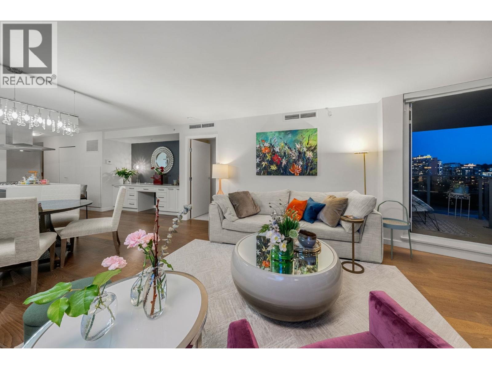 903 8 Smithe Mews, Vancouver, British Columbia  V6B 0A5 - Photo 5 - R3089241