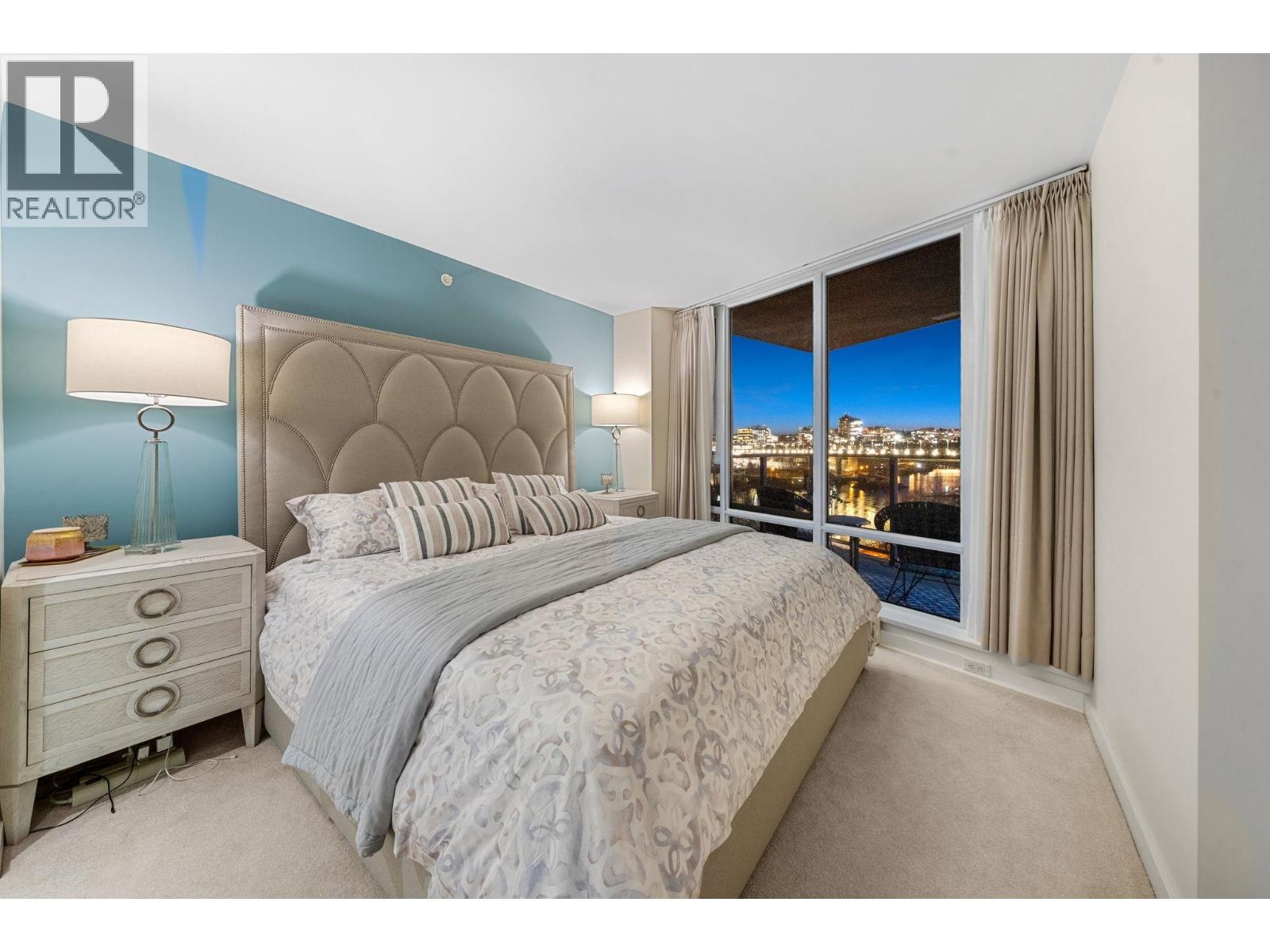 903 8 Smithe Mews, Vancouver, British Columbia  V6B 0A5 - Photo 23 - R3089241