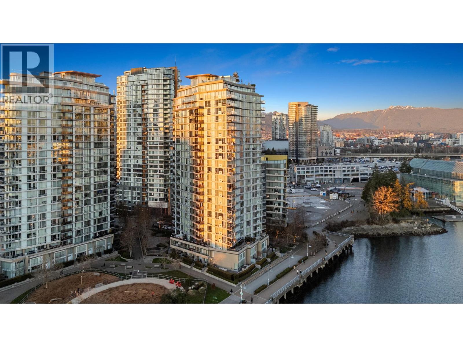 903 8 Smithe Mews, Vancouver, British Columbia  V6B 0A5 - Photo 39 - R3089241